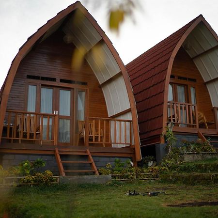 Family Rinjani Bungalow Sajang Екстериор снимка