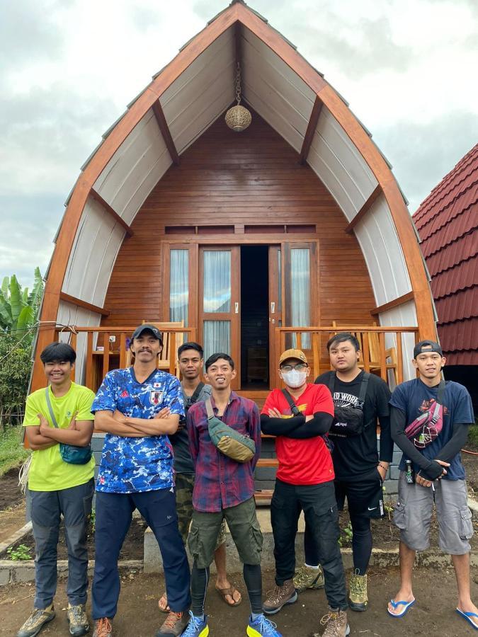 Family Rinjani Bungalow Sajang Екстериор снимка