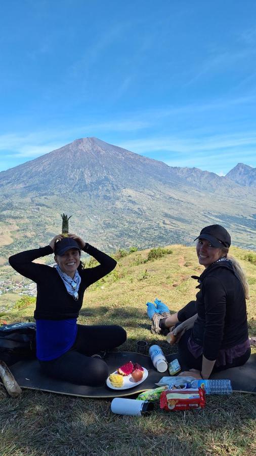 Family Rinjani Bungalow Sajang Екстериор снимка