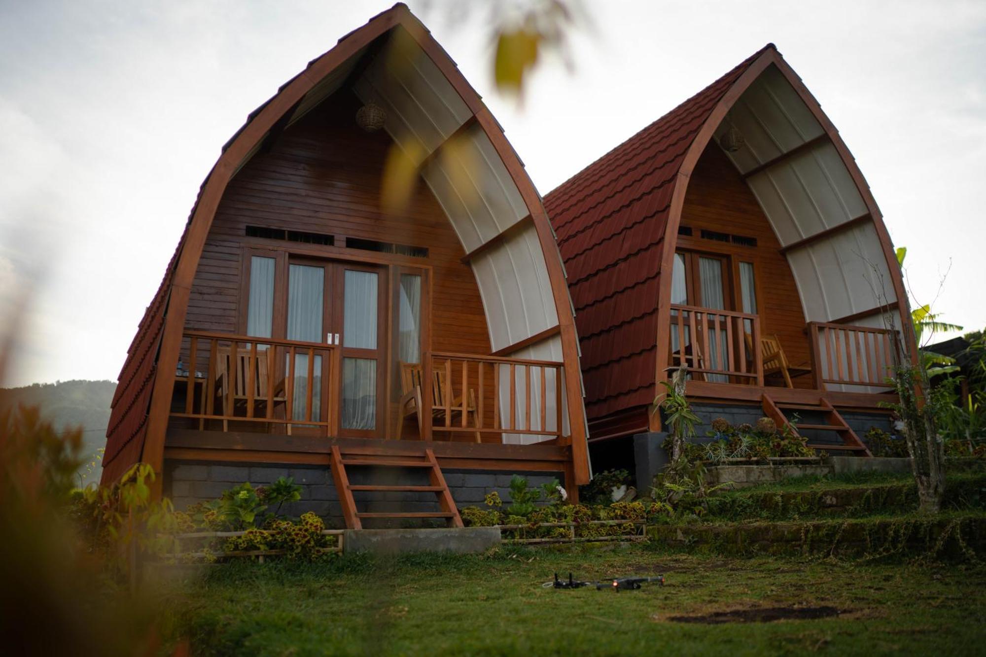 Family Rinjani Bungalow Sajang Екстериор снимка